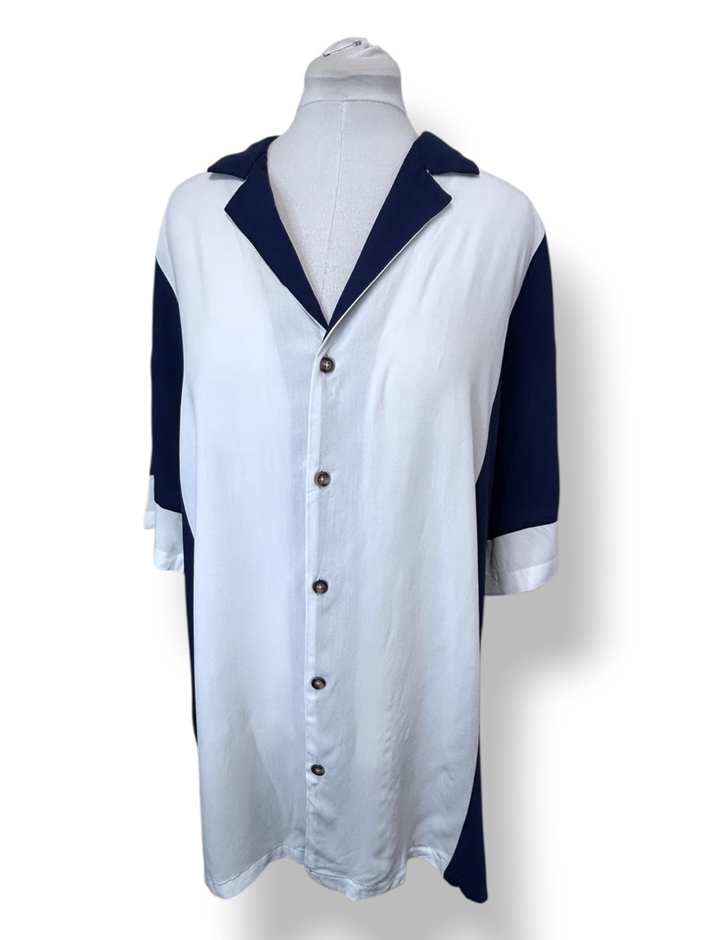 ASOS Men’s Short Sleeve Camp Collar Button-Down Shirt Colorblock Navy/White L